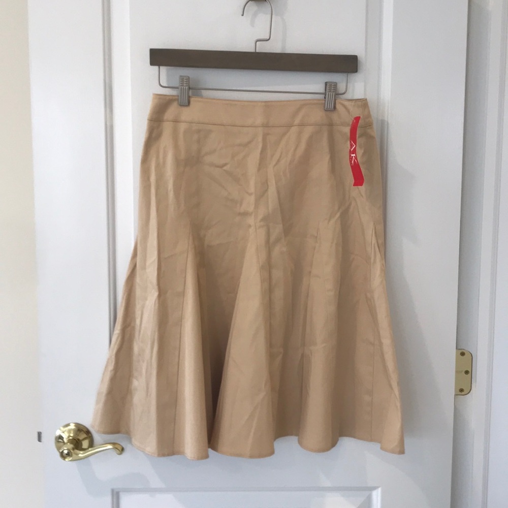 Woman’s Anne Klein Khaki Skirt with Pleats NWT